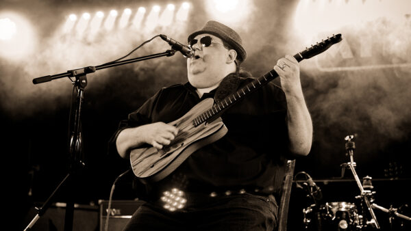 A photo of Joey Stuckey performing.
